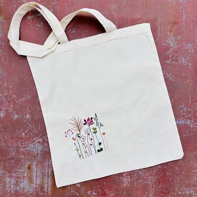 Plátěná taška s výšivkou lučního kvítí růžová